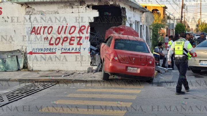 Nuevo Laredo: conductor se pasa el alto y provoca aparatoso choque; iba 'como alma que lleva el diablo'
