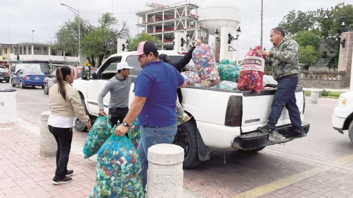 Juntan tapitas contra el cáncer en Nuevo Laredo