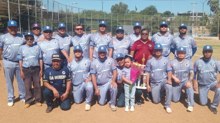 Francisca Moreno pega de batazos y se impone a Sastrería Monterrey en Riberas del Bravo