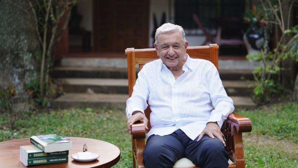 López Obrador dijo que escribió su libro desde su casa en Palenque, Chiapas.