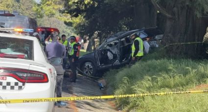 Brutal accidente cobra la vida de una familia entera; estamparon su coche en plena carretera