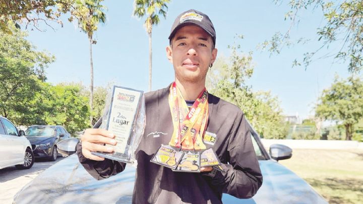 Neolaredense 'la rompe' en el Triple Maratón; tiene una gran actuación en su debut