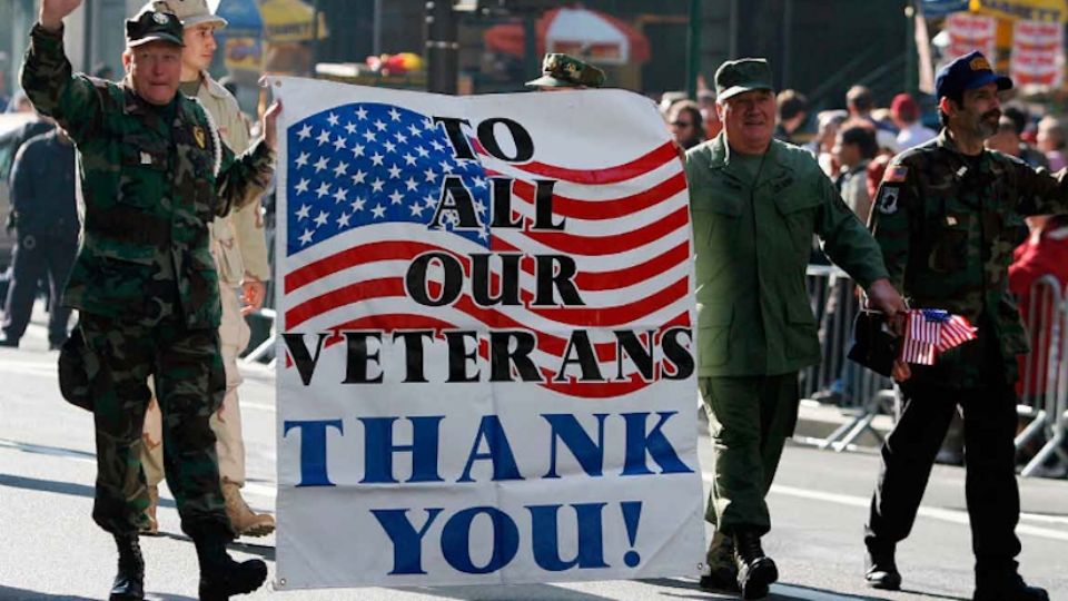 La Tumba del Soldado Desconocido, establecida en 1921, se ha convertido en un símbolo del respeto y la gratitud nacional hacia quienes dieron su vida sin ser identificados