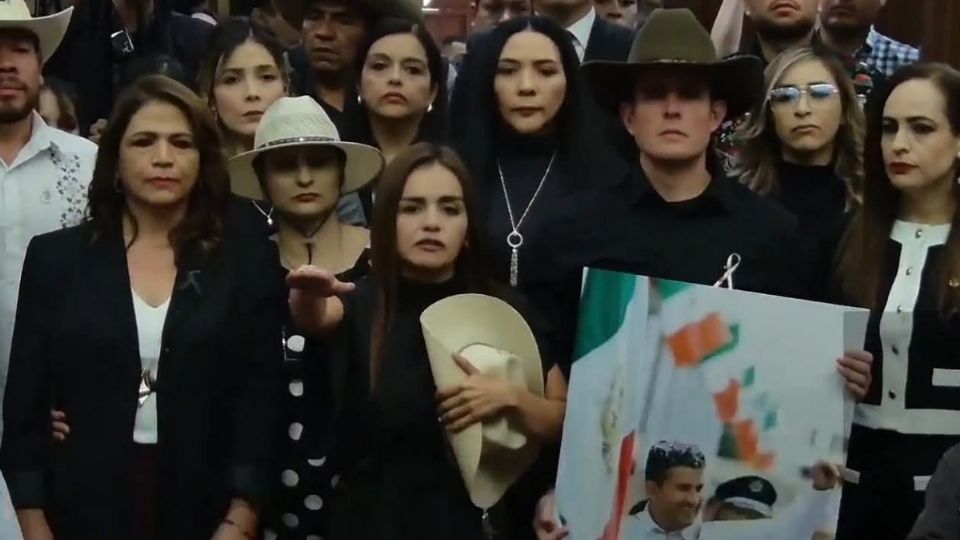 Grecia Quiroz toma protesta