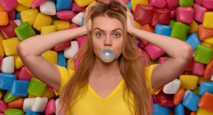 Esto podría pasarle a tu cuerpo si masticas chicle todos los días, según expertos