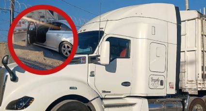 Automovilista se estrella brutalmente contra tráiler en la Carretera Nacional; quedó lesionado