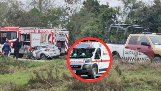 Iban a Ciudad Victoria; son impactados de frente por una camioneta que invadió carril, hay un muerto