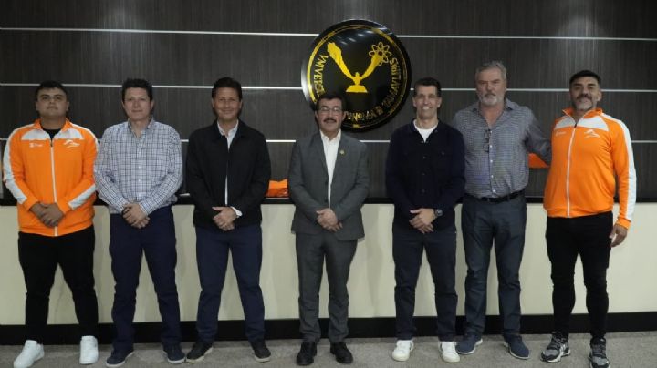 Da rector bienvenida al nuevo DT del Correcaminos UAT