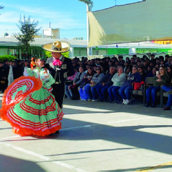 Reconocen a 120 alumnos por promedios más altos de la Escuela Secundaria General 10