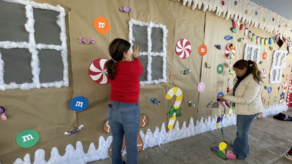 Maestras y alumnos se dedicaron a realizar las decoraciones para sus salones