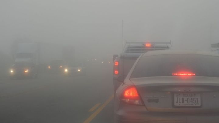 Policía de Laredo advierte sobre densa niebla; pide manejar con precaución para evitar accidentes