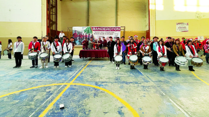 Banderatón 2025: realizan encuentro de bandas de guerra y recolectan juguetes