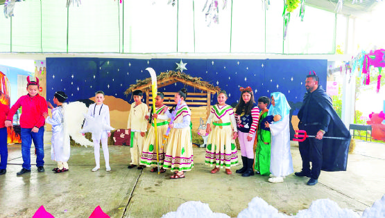 Adelantan la Navidad con kermés y pastorela en Primaria Jesús Reyes Heroles