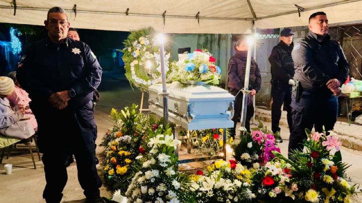 Policía de Torreón apoya a madre lagunera que no tenía recursos para despedir a su hijo