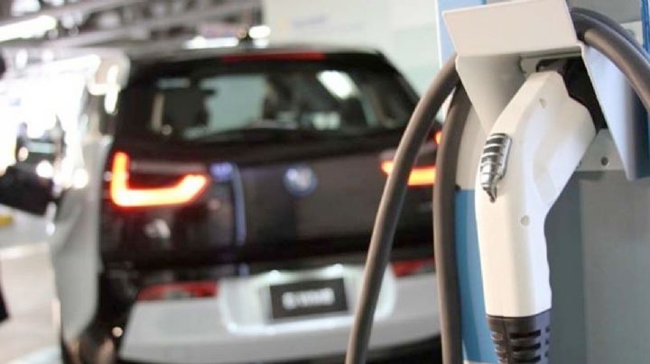 ¿Cuánto cuesta cargar un auto eléctrico en México y Estados Unidos?; opciones, lugares y costos