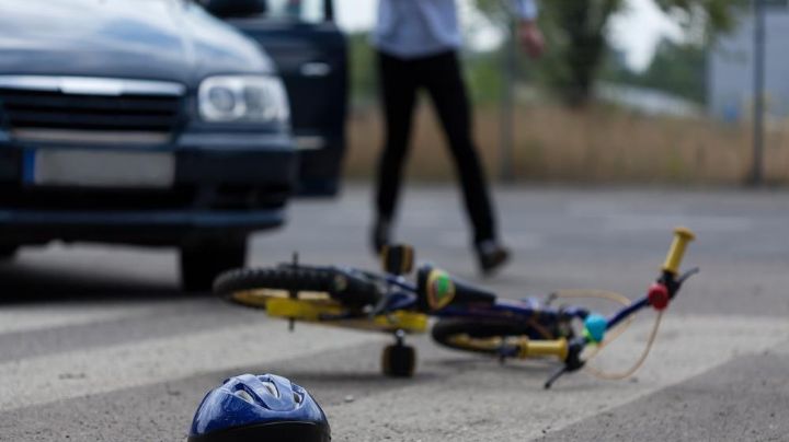 Pequeñito de 9 años queda grave tras ser arrollado por camioneta; jugaba con su bicicleta eléctrica