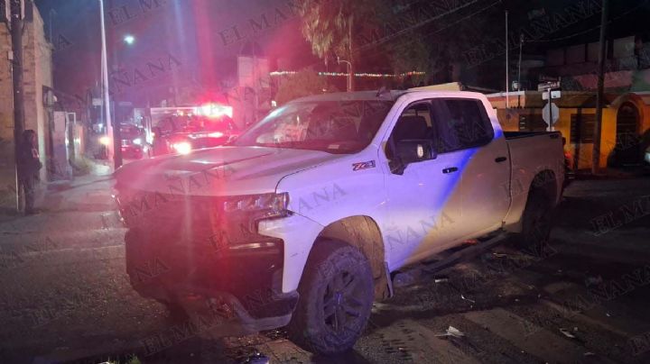 Mujeres sufren aparatoso choque en Nuevo Laredo; la responsable destrozó flamante camioneta