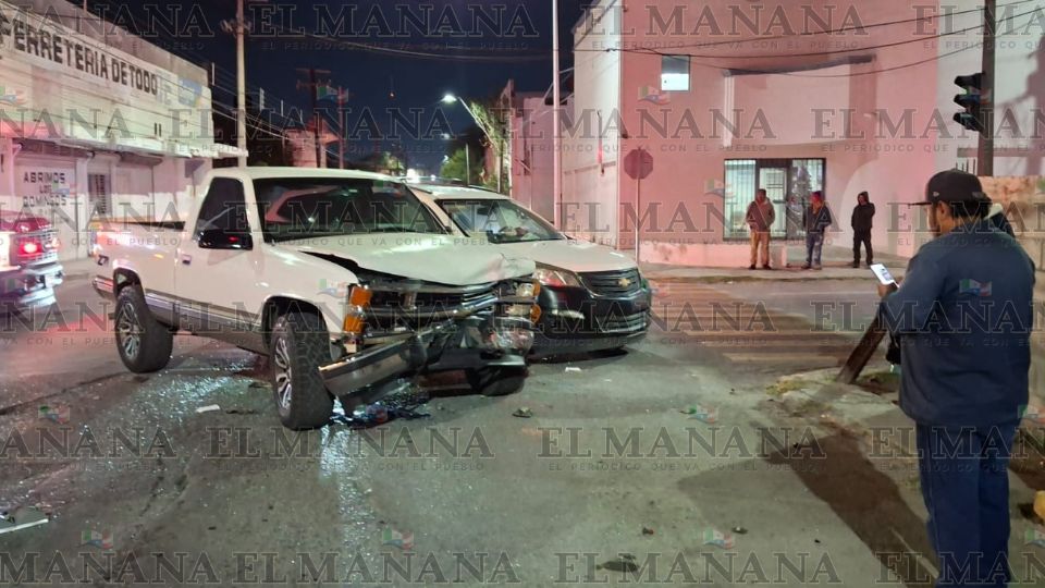 La distracción al volante causó este importante accidente, atendiéndose al herido en el lugar de los hechos