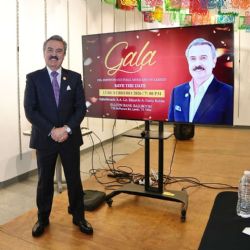 Galardonan a Eduardo Garza Robles con el premio Nuestras Raíces; destacan su labor empresarial y comunitaria