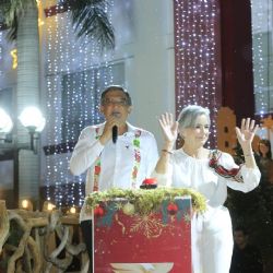 Gobernador de Tamaulipas encabeza el encendido del monumental  pino navideño