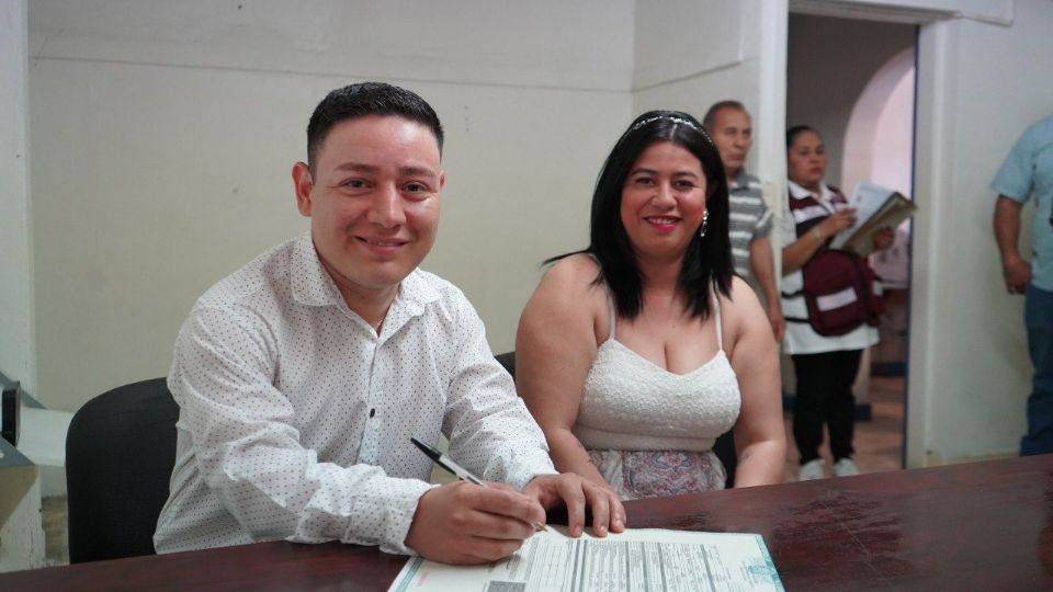 Más de 80 parejas han firmado su acta de matrimonio