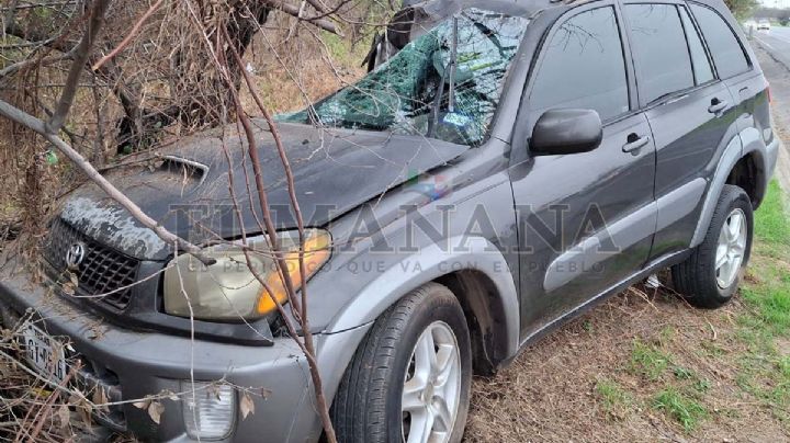 Nuevo Laredo: conductor destroza y abandona su camioneta en el Bulevar Colosio