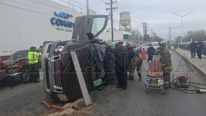 Trabajador de Comapa resulta herido en aparatoso accidente en Nuevo Laredo