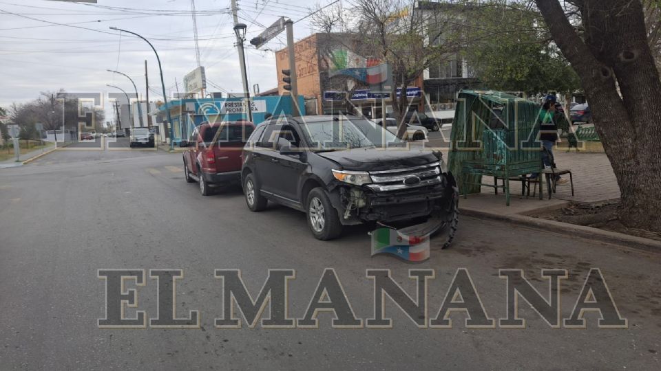 Dos camionetas Ford chocaron entre Maclovio Herrera y Reynosa