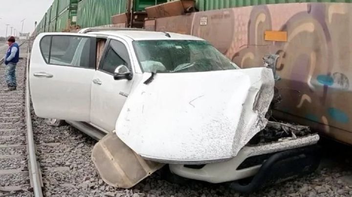 Le quiso ganar al tren con su poderosa camioneta, pero muere embestido en Escobedo, Nuevo León