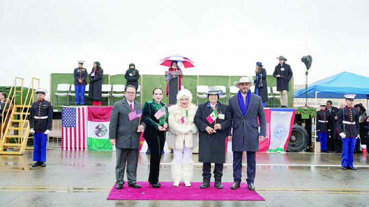 Poderoso abrazo une México y Estados Unidos