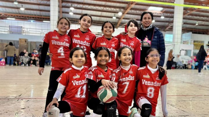 Se traen las Venadas bronce de Monterrey