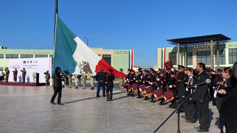 Izamiento de la Bandera.