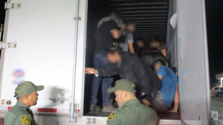 Par de 'coyotes' de Laredo serán sentenciados por llevar 101 migrantes en tráiler