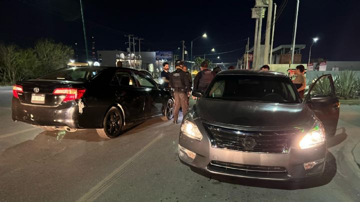 Mujer se confunde y causa accidente en Bulevar Municipio Libre; deberá pagar los daños