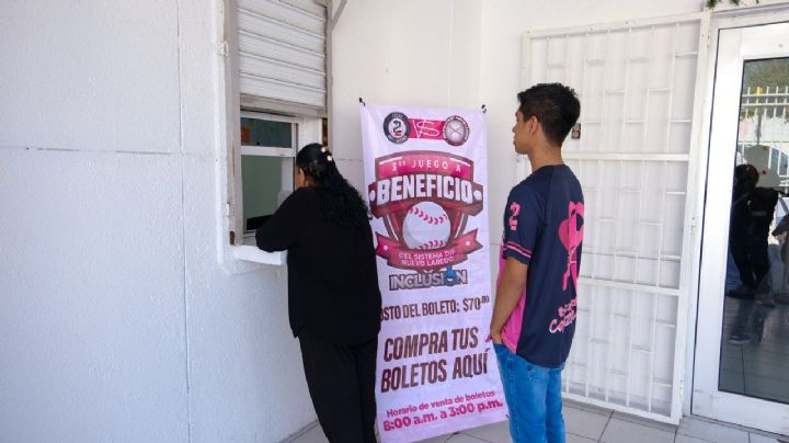 Venta de boletos para juego de Tecos a beneficio del Sistema DIF