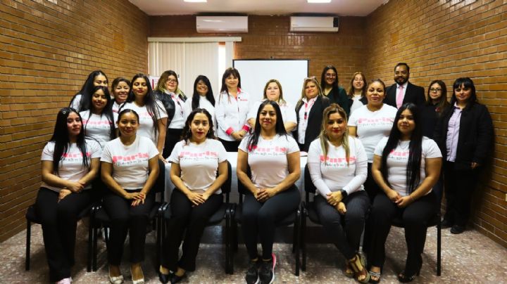 Mujeres acaban Diplomado de pestañas de Inmujer Nuevo Laredo