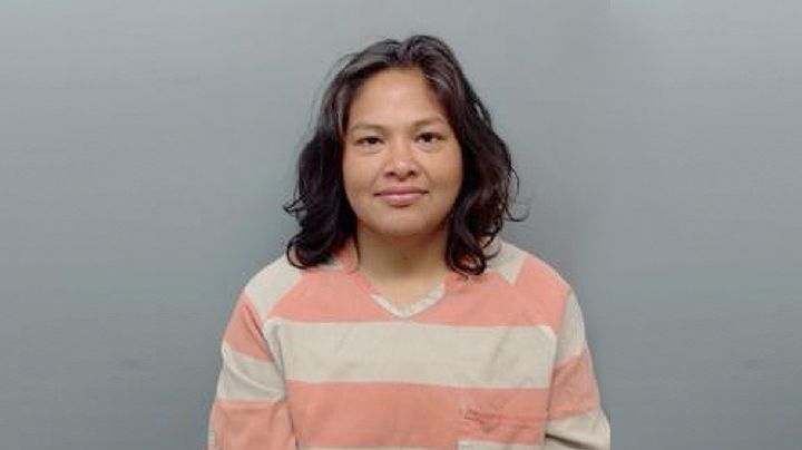 Quería comer gratis y ataca a dueña de una fonda por reclamarle; se la lleva la policía