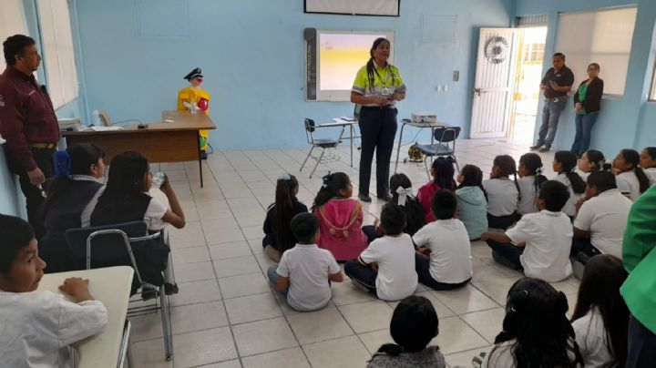 Fomentan cultura vial a niños de la Primaria Club de Leones No. 1