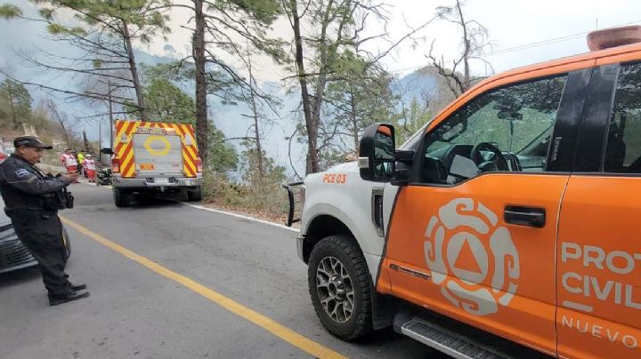 Tragedia en Santiago, Nuevo León: camioneta cae al barranco, mueren 12 pasajeros y causa incendios