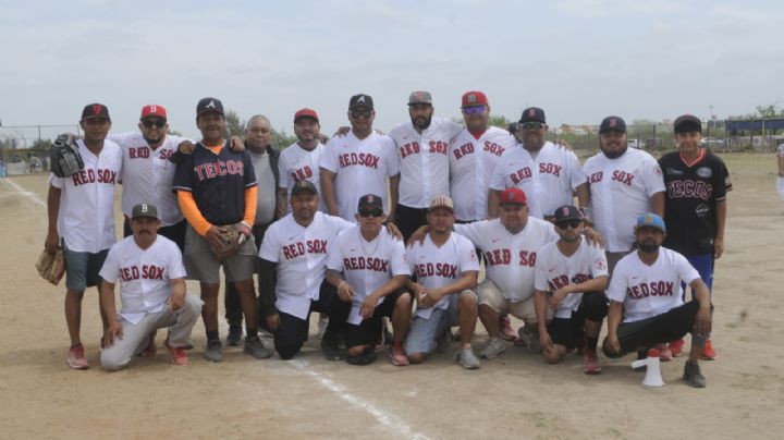 Pegan de batazos los Calienta Bancas de Quintana en la Fronteriza Dominical