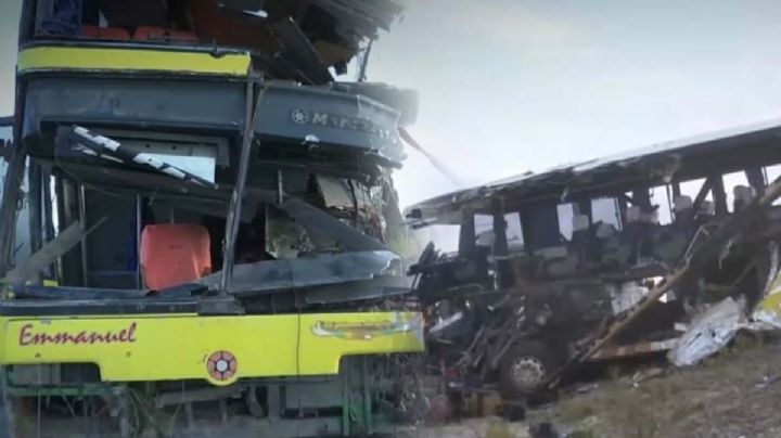 Brutal choque entre autobuses; 37 muertos y decenas de familias destruidas