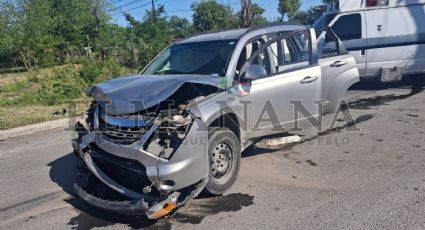 Nuevo Laredo: mujer y su hija sufrieron aparatoso accidente vial en la Colonia Hipódromo