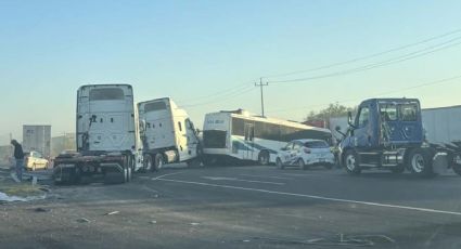 Horrible accidente bloquea carretera hacia Nuevo Laredo; reportan largas filas de tráfico