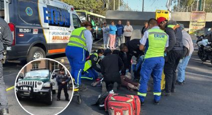 Camión atropella a vendedora de gelatinas; policía que buscaba auxiliarla la remata