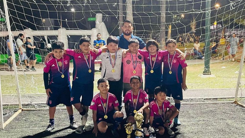 Mini Toys ganó el título.