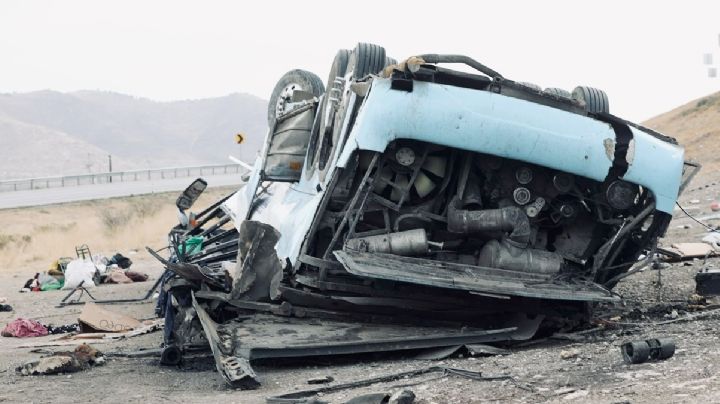 Los pasajeros del autobús volcado salieron de Monclova al tianguis de Chinconcuac: dos murieron