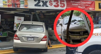 Conductor destroza fachada de Oxxo; confundió acelerador con el freno