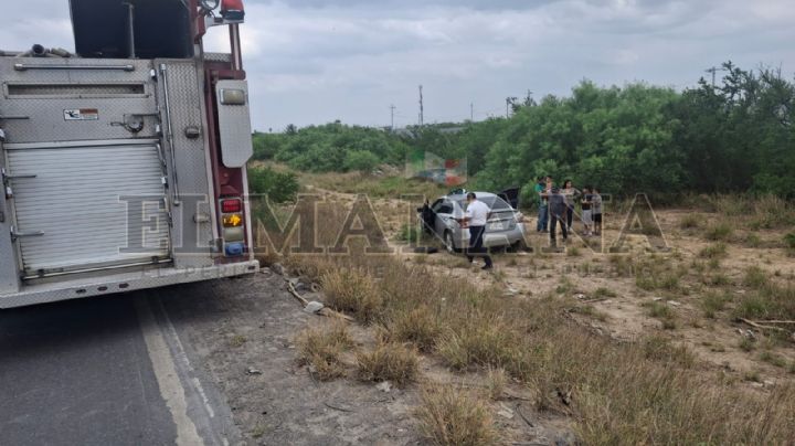 Conductora y su familia sufren aparatoso accidente en Carretera Aeropuerto; tráiler se les fue encima