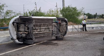 Conductor termina volcado en la Carretera Nacional Antigua y 'desaparece' de la escena