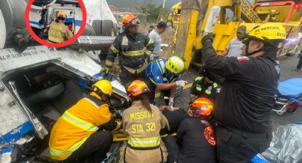 Trailero queda prensado en cabina tras volcar en Carretera Libre Monterrey-Saltillo